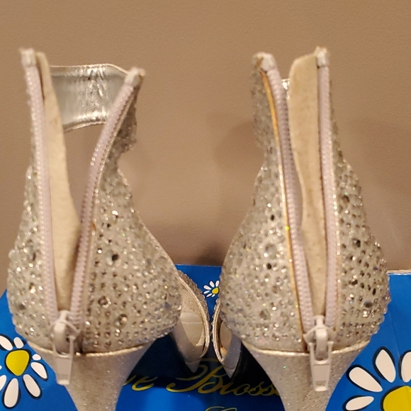 Silver & Rhinestone De Blossom 4 1/2" Heels - Picture 10 of 11